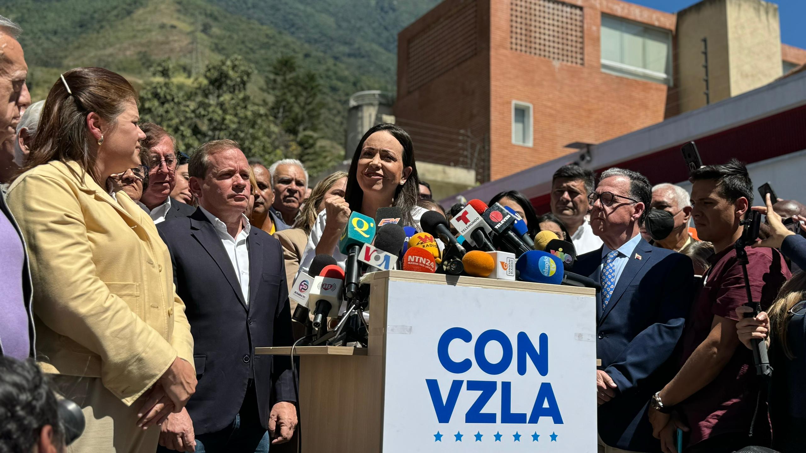 La candidata presidencial insistió que el régimen no podrá irrespetar el mandato de casi tres millones de venezolanos.